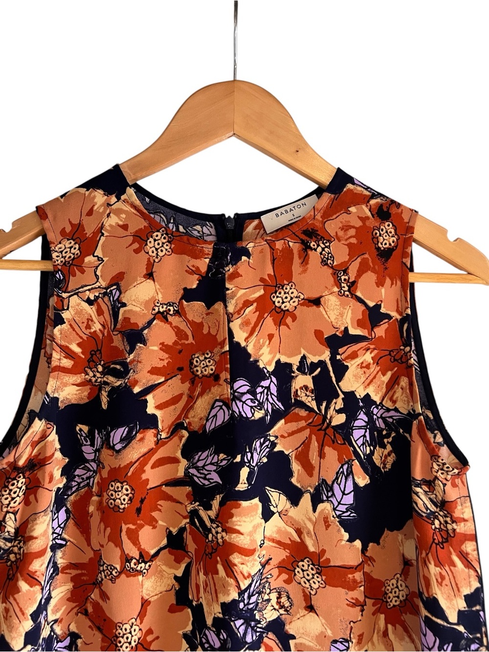 Babaton Weiland floral sleeveless flowy blouse size S excellent condition - Picture 3 of 10